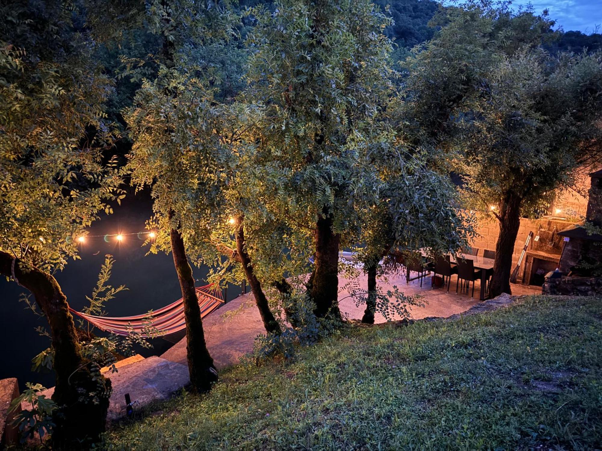 House On The River Blagaj Luaran gambar